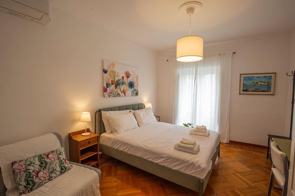 Dimora Al Colosseo, 2 Bedrooms Rome Bagian luar foto