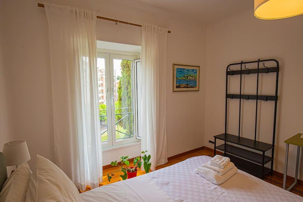 Dimora Al Colosseo, 2 Bedrooms Rome Bagian luar foto
