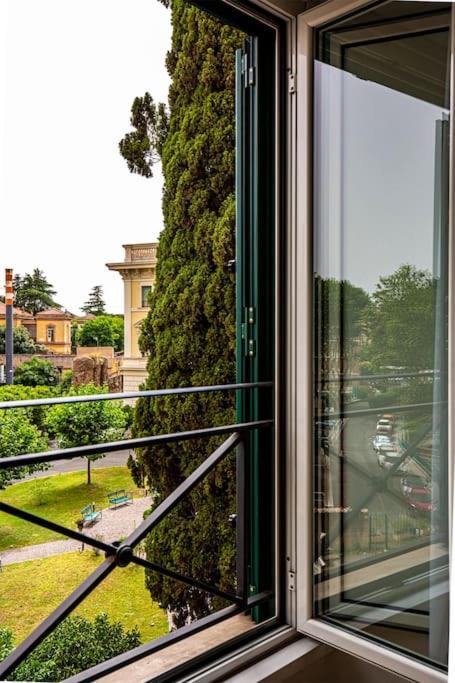 Dimora Al Colosseo, 2 Bedrooms Rome Bagian luar foto